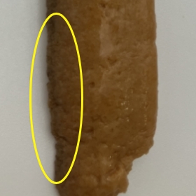 原料の成分による変色の例